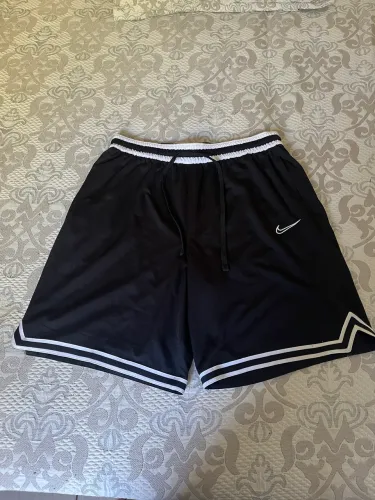 Bermuda Nike basquetebol 