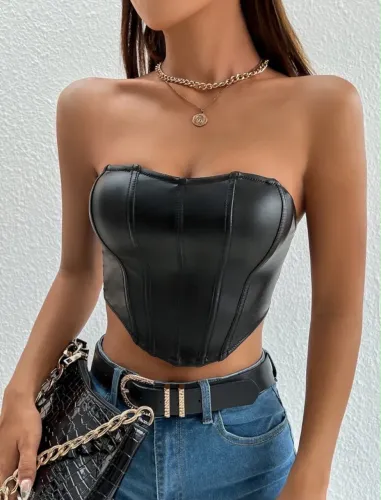Top Curto Feminino Com Babado Assimétrico E Decote Reto