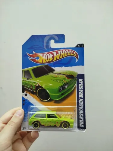 Miniatura HotWheels Volkswagen Brasilia 2012 -1:64