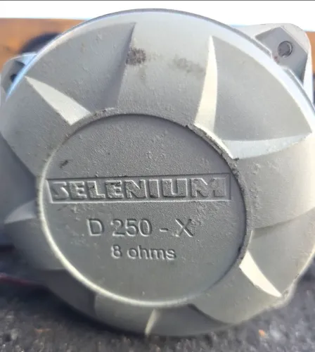 Som Automotivo Completo (Caixa Dupla de 12 + Corneteira + 2 Módulos)