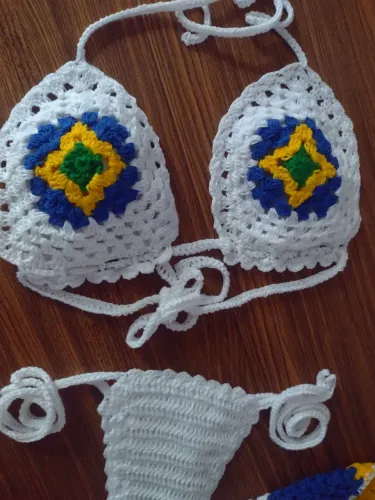 Roupas em crochê