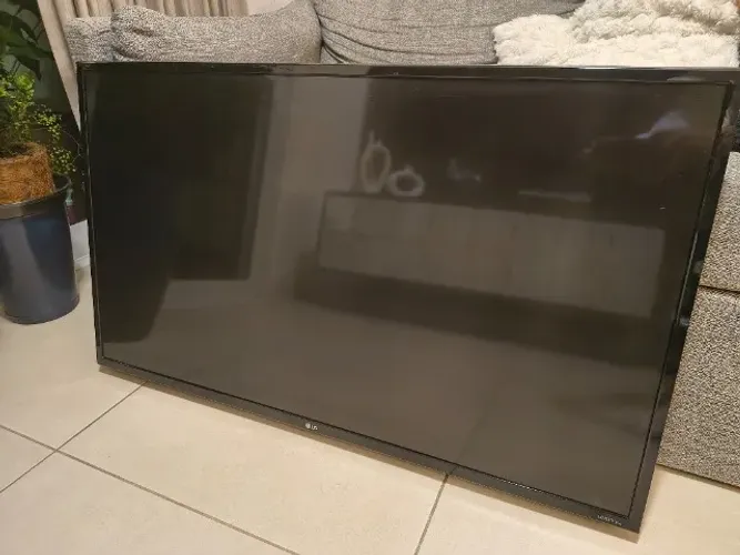 TV LG 43UP7500 Smart TV 4K UHD - 43 polegadas - Com defeito