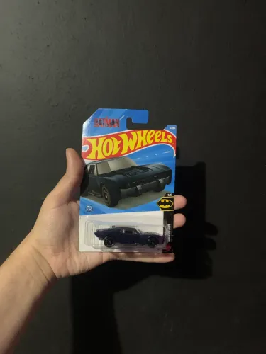 Hotwheels batmobile