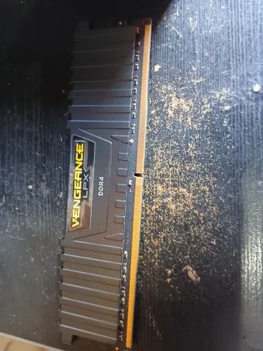 Memoria 8 gb ddr4 Corsair