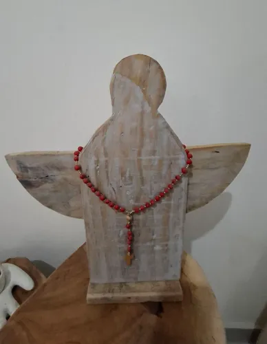 Anjo decorativo em madeira