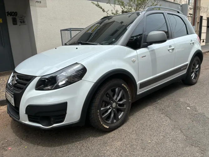 Suzuki SX4 2.0 16V 145cv 4WD 5P Mec. 2014