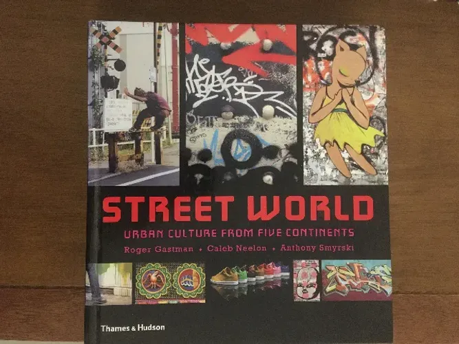 Livro - Street World Urban Culture from Five Continents