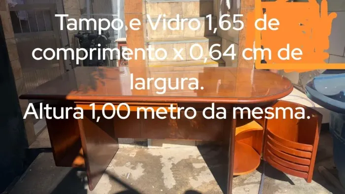 Mesa de escritório madeira e vidro temperado 