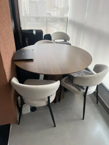 Mesa de Jantar Redonda + 4 cadeiras