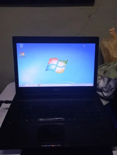 Notebook positivo com detalhes leia