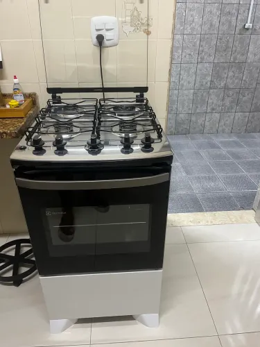 FOGÃO AUTOMÁTICO ELECTROLUX 1 mês de uso 