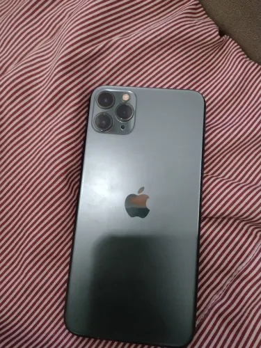 Vendo iPhone 11 Pro Max 64 Gb funcionando perfeitamente , aceito ofertas