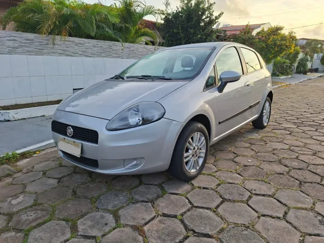 Fiat Punto Attractive 1.4 Fire Flex 8V 5P 2012