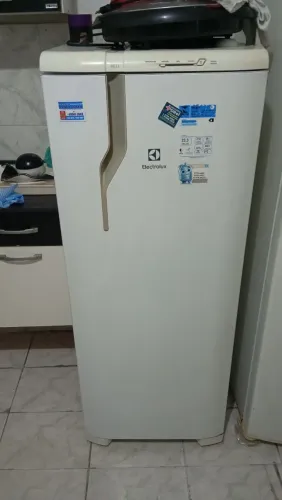 Geladeira Electrolux RE31