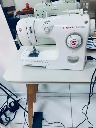 Máquina de costura Singer