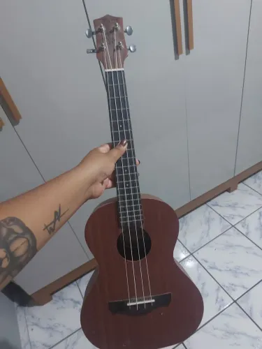 UKULELE À VENDA - LINDO E PRONTO PARA TOCAR! ?<br>? Ótima oportunidade