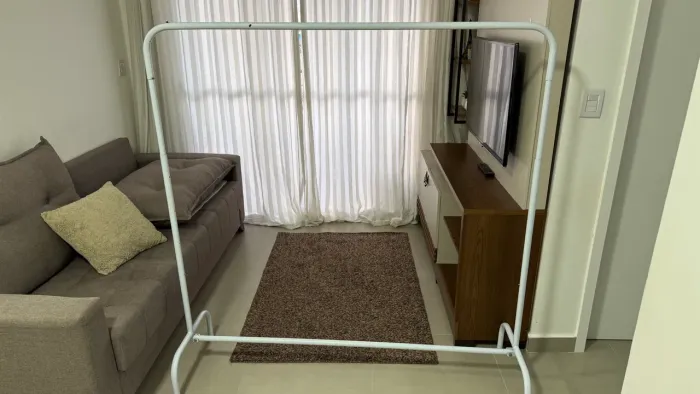 Arara grande e dobrável de roupas 