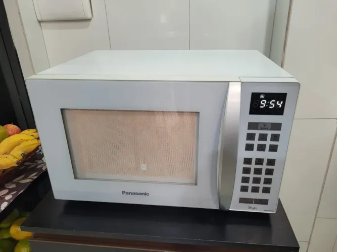 MICROONDAS 32 LITROS MUITO CONSERVADO