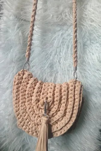 Bolsa transversal de crochê /fio de malha nudez,bege