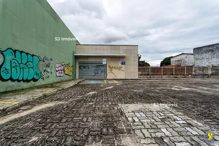 Loja com excelente estrutura e estacionamento frontal na Av Osório de Paiva