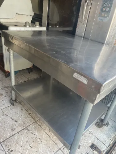 Mesa Industrial em Aço Inox com Prateleira 