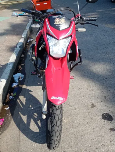 Moto à Venda - Excelente Oportunidade!
