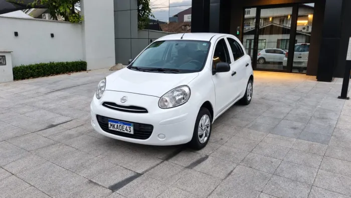 Nissan March 1.0 16V Flex Fuel 5P 2013