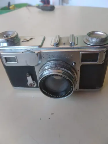 Vendo Câmera fotográfica Analogica Contax.