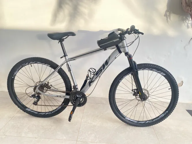 Bike KSW Aro 29 com acessórios