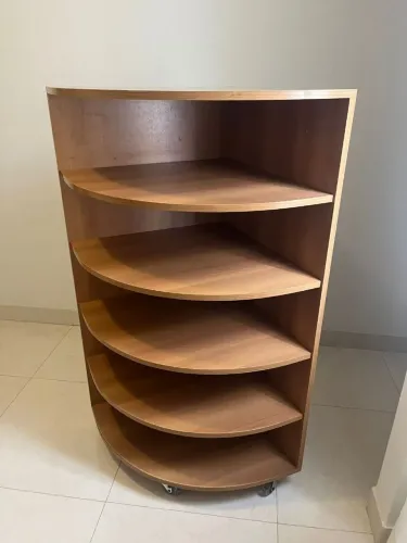 Estante de Canto com Rodinhas