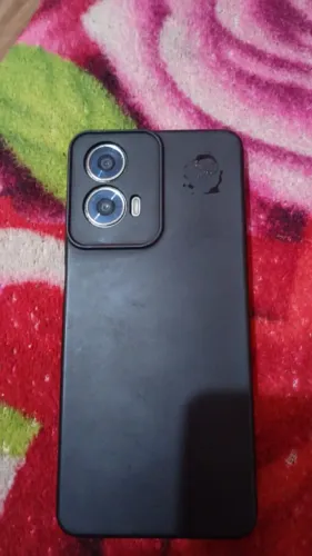 Moto g24 128gb único defeito e traseira descascando 