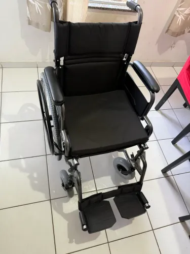 Cadeira de rodas nova até 120kg