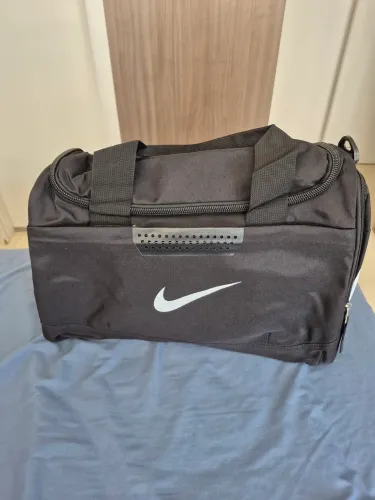 Bolsa Nike tamanho Médio 45 cm x 25 cm - Nova