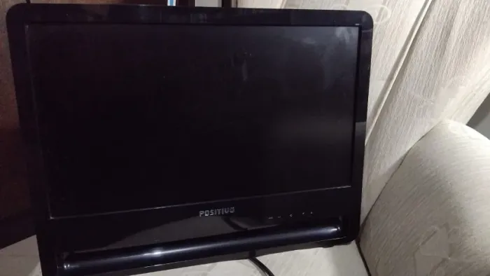 Monitor LCD 18,5" - Marca Positivo - Modelo Fit 852 - Resolução Máxima: 1360x768 @60hz 