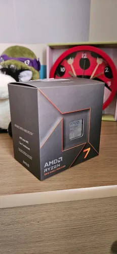 Processador AM5 Ryzen 7 8700F. Acompanha air cooler Wrath de fabrica