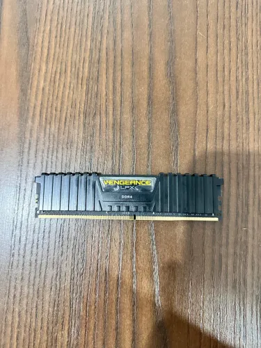 Memoria Ram Corsair Vengeance LPX 16GB (1x16GB)
