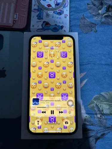 Celular iPhone 12