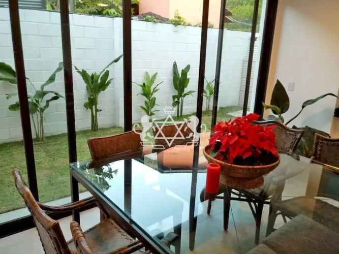 Sobrado com 5 quartos e piscina à venda, 174 m² - Camburi, São Sebastião