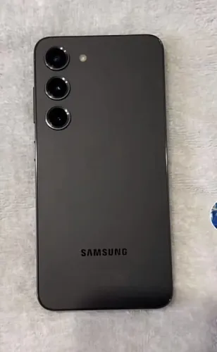 Vendo 2 Samsung (s22 ultra +s23) estão com linha verde mas funcionam perfeitamente