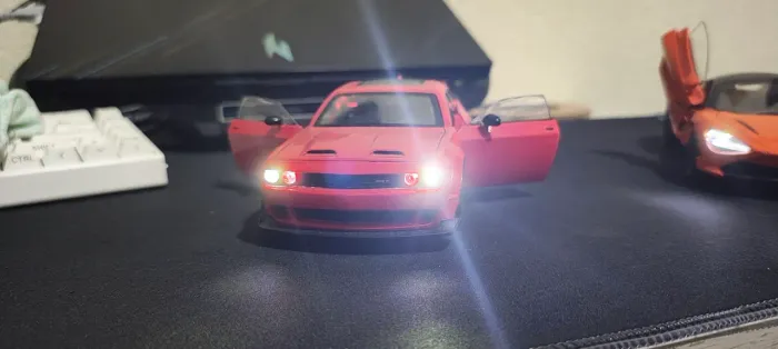 Dodge Challenger miniatura escala 1/24
