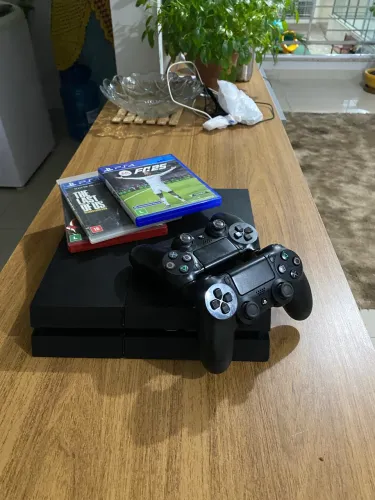 PS4 2 controles e jogos