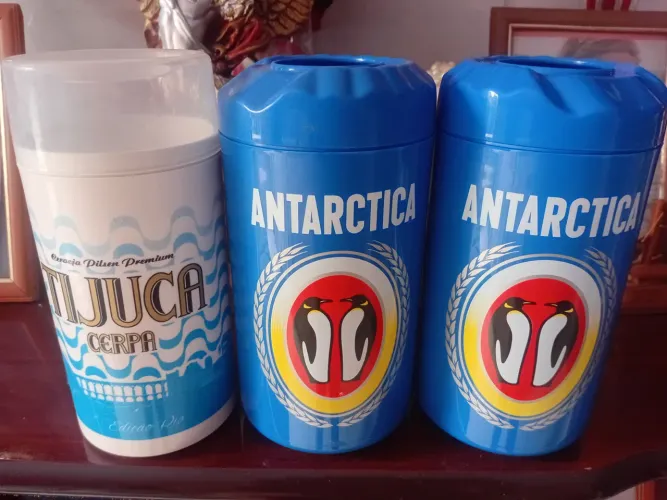 Porta cerveja termico novo os três por 30 reais 