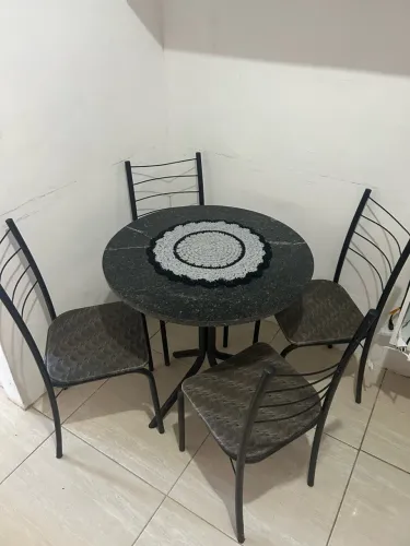 Mesa de mármore 4 lugares 