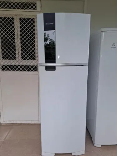 GELADEIRA BRASTEMP 400 LITROS USADA COM DOIS ANOS DE USO, BEM CONSERVADA, CONSUMO A, MODEL