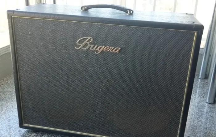Caixa Guitarra Bugera 212-VBK (2x12)
