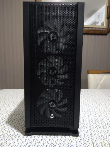 BARBADA - VENDO GABINETE MANCER NAROK COM 3 FAN DE 120MM
