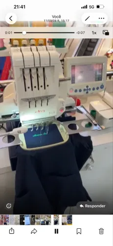 Máquina de bordados Elna 4 agulhas