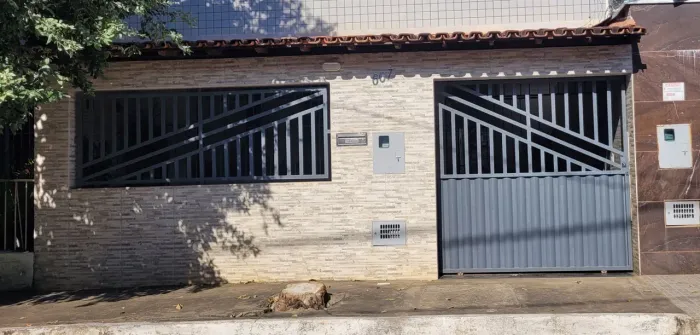 Casa Térrea com Quintal Grande para Venda - Bairro Ilha dos Araújos GV 