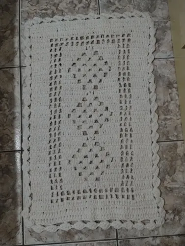 Tapete de crochê feito com barbante Cru 83 cm x 50 cm