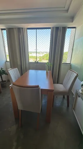 MESA COM 4 CADEIRAS (ótimo estado)